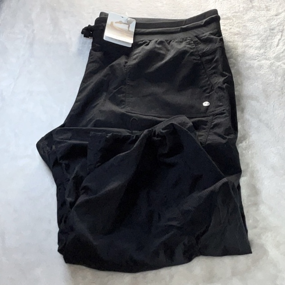 NWT: Willet - ActiveWear Capris 👟